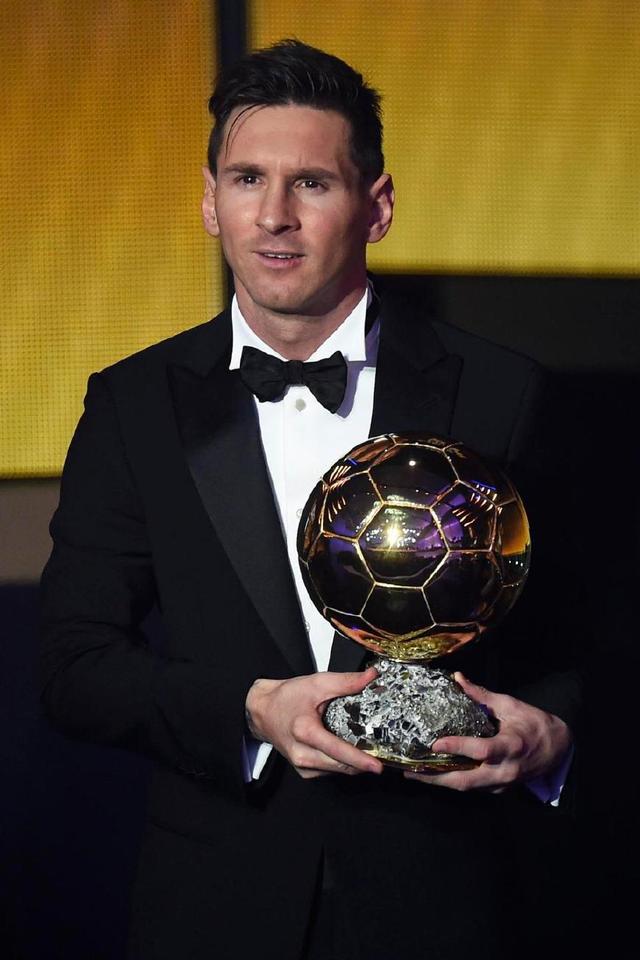 杜兰特1141场比赛砍下31000分，追平詹姆斯并列历史第三快