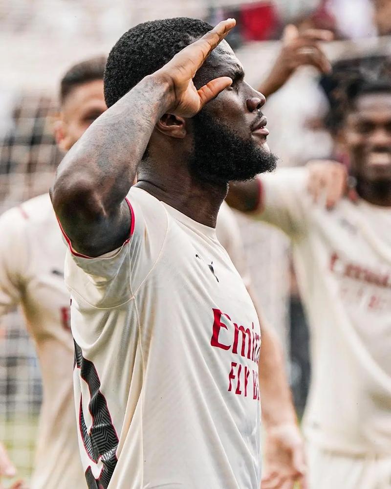 足协举办年度教练研修班，亚欧足球专家进行主题分享（足协举行年度教练研修班，亚欧足球专家作专题分享）