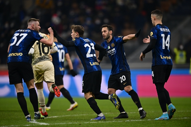 葡媒：C罗姐姐涉嫌税务欺诈被查，疑似出售C罗仿冒签名球衣（葡媒称：C罗姐姐因涉税欺诈接受调查，疑售卖C罗仿冒签名球衣）