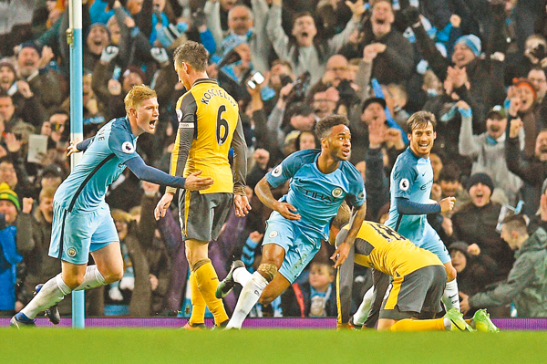 英超官方：经过VAR确认，萨利巴同巴里接触不足以判罚点球（英超官方：VAR复核后认定，萨利巴与巴里接触不构成点球）