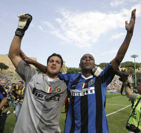 2025山东省齐鲁足球超级联赛：泰安2-1击败聊城夺冠