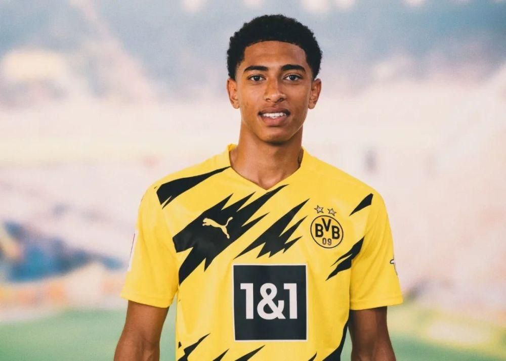 记者：马奎尔、德利赫特、谢什科缺席今日曼联训练