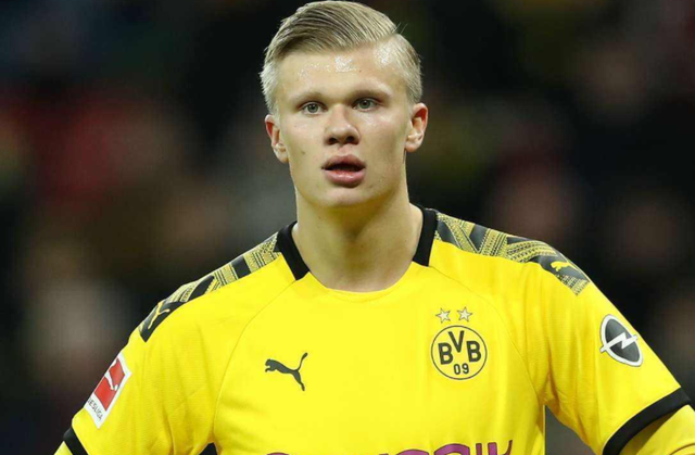 詹姆斯关键篮板抢断助球队逆转