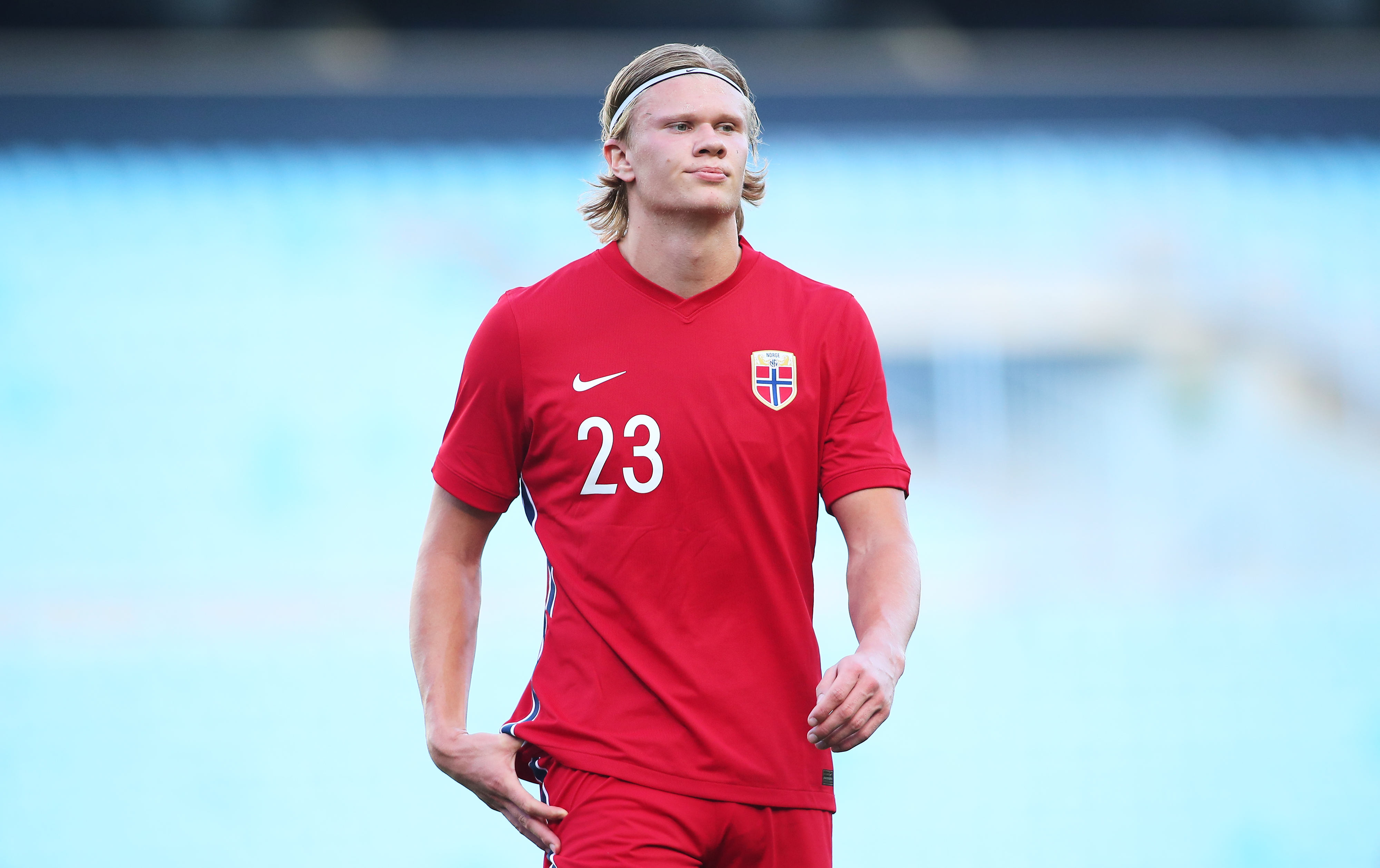 深入一线学习，英超与中国足协启动第三期青训教练培训（英超联手中国足协启动第三期青训教练培训，深入一线实训）