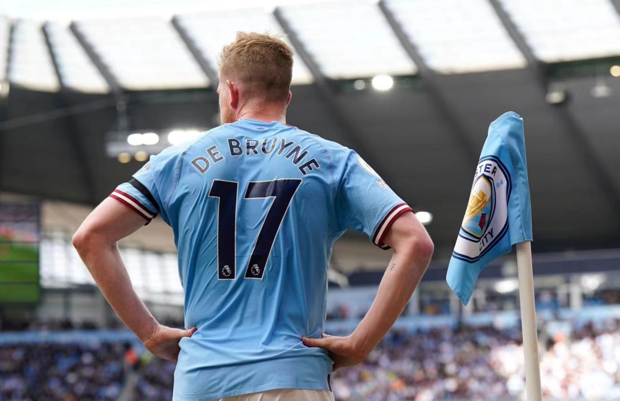 英媒：曼联想分期支付塞梅尼奥转会费，首期接近2000万镑（英媒称曼联拟分期支付塞梅尼奥转会费，首付款接近2000万英镑）