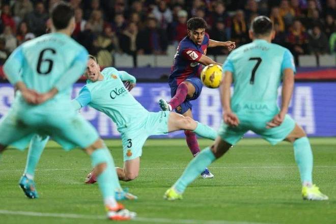 澳超半场：两队破门乏术，麦克阿瑟0-0布里斯班狮吼（澳超半场：麦克阿瑟与布里斯班狮吼互交白卷，0-0）